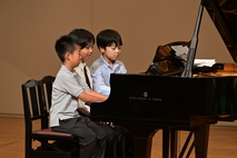 小林ピアノ教室第1部連弾写真⑥
